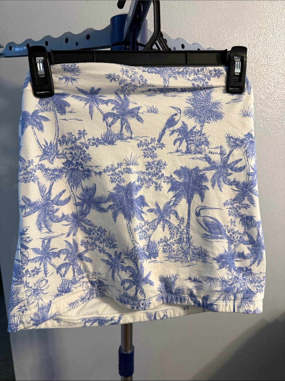 a new day White Crop Top with Blue Tropical Print